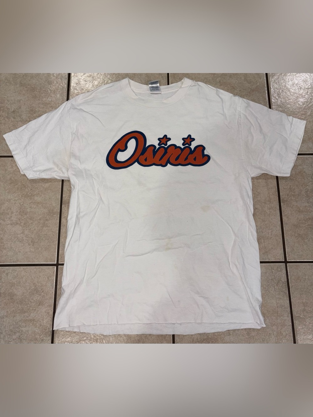 Vintage Osiris skateboarding Logo Graphic Tee in White with Orange and Navy L